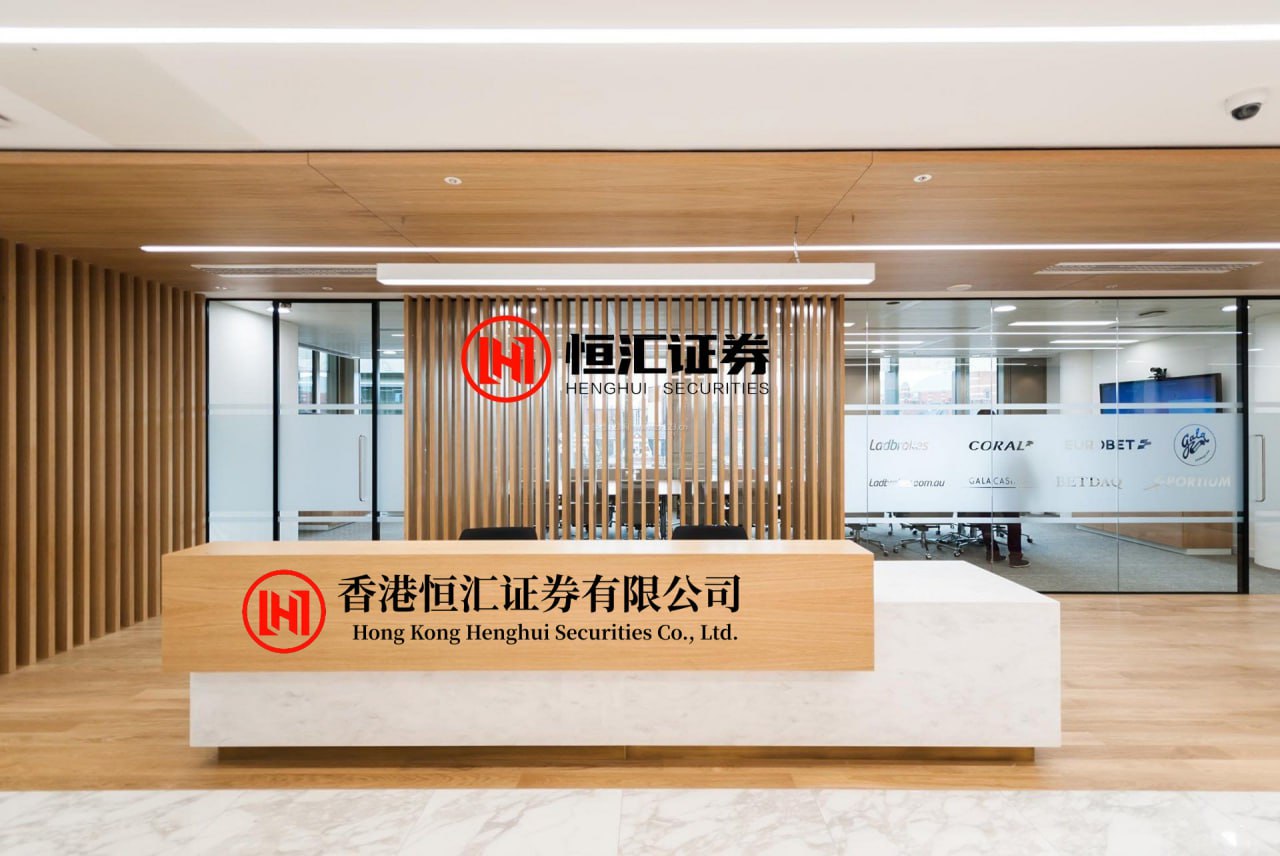 信弘配资 千秋万代代相传：我操作任何一只股票的时候基本上是边跌边买，然后到底部了就是有资金就补，看起来跟赌博一样，其实股市跟赌博有个不一样的地方是啥呢，股市里面一只股票只要不退市，那他就一定会有底，这个底...